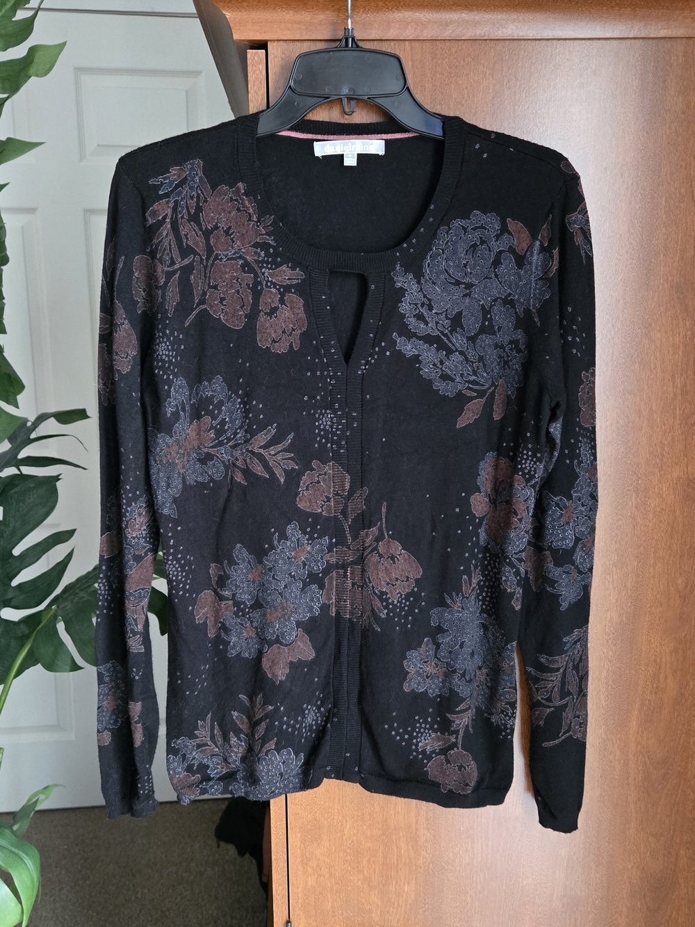 Daniel Rainn Black Floral Scoop-Neck Sweater with Floral Print